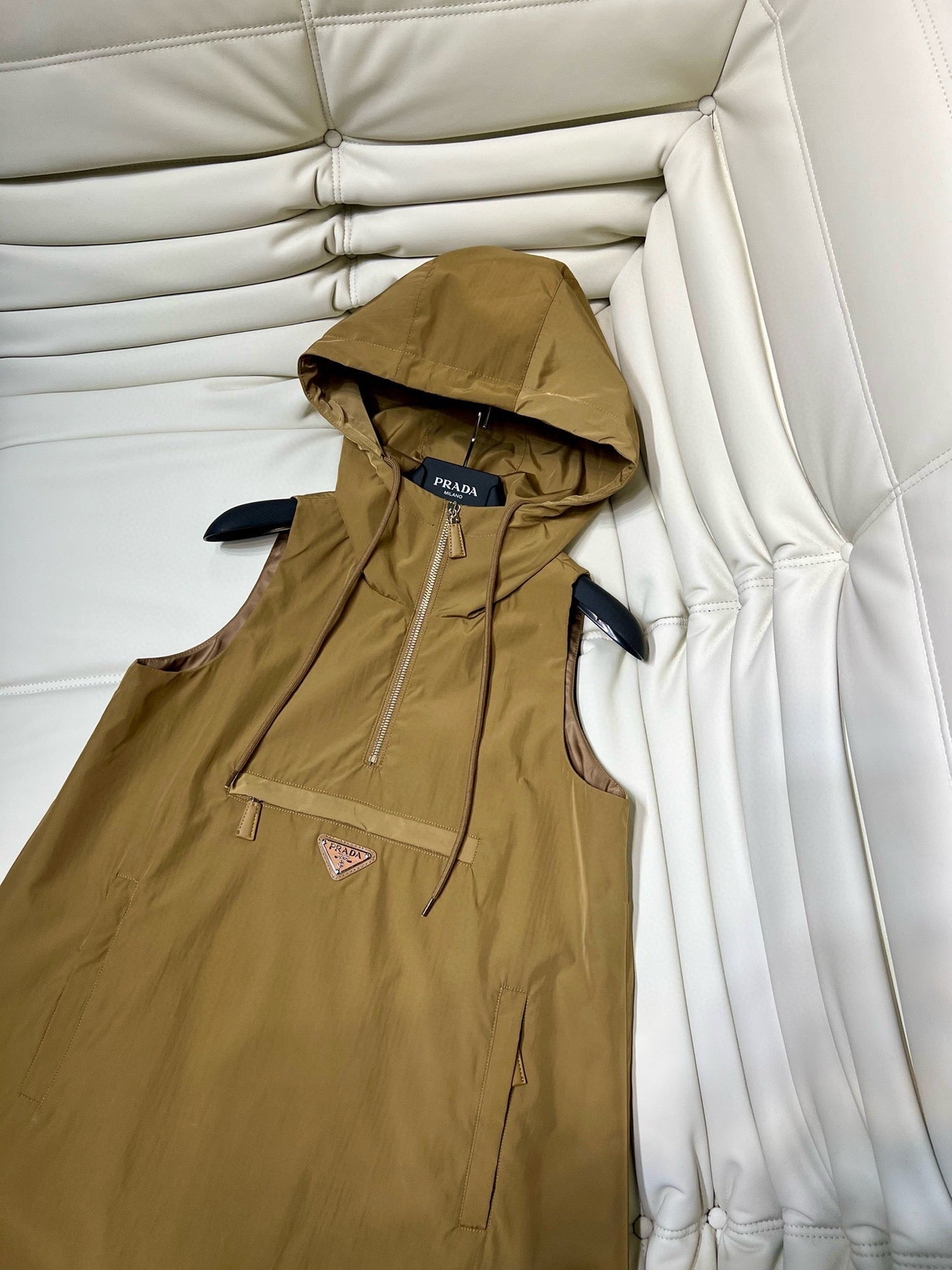0528 Khaki hooded sleeveless dress
