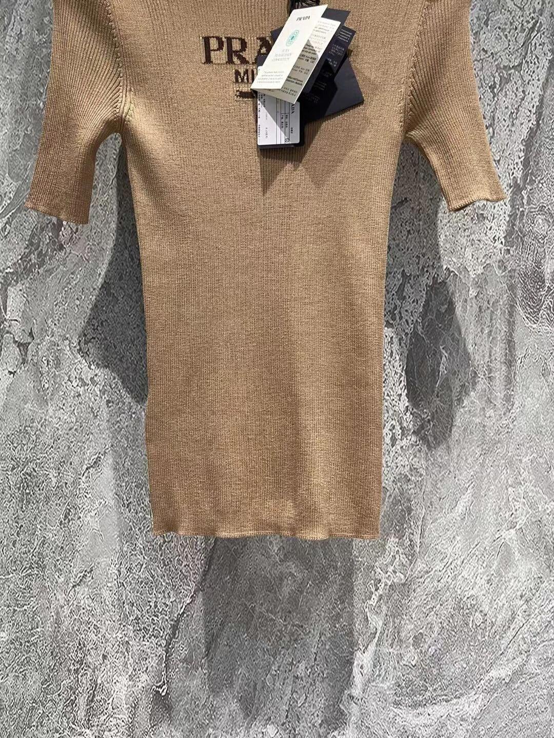 0528 Milk tea color knitted short sleeves