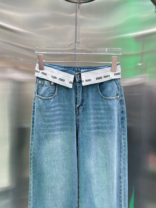 0528 Jeans with logo on waist