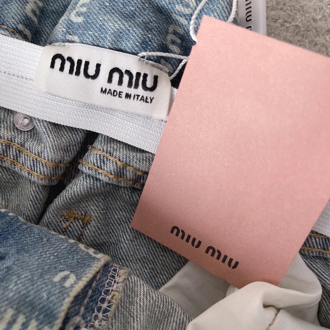 0528 Bud jeans
