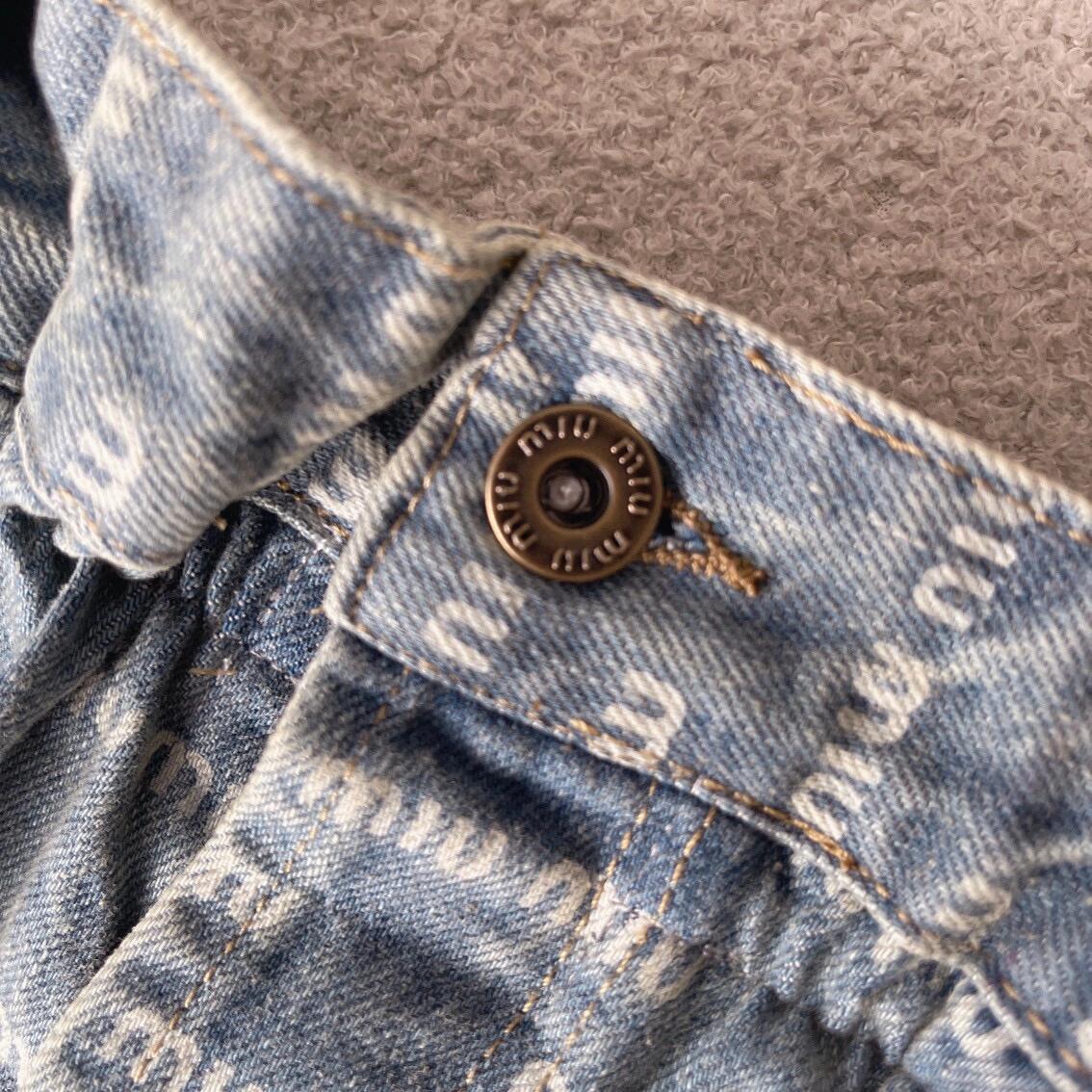 0528 Bud jeans