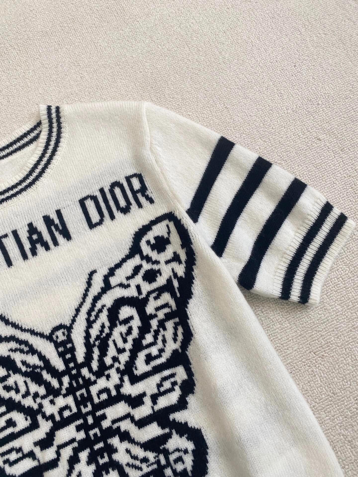 0528 Letter Striped Casual T