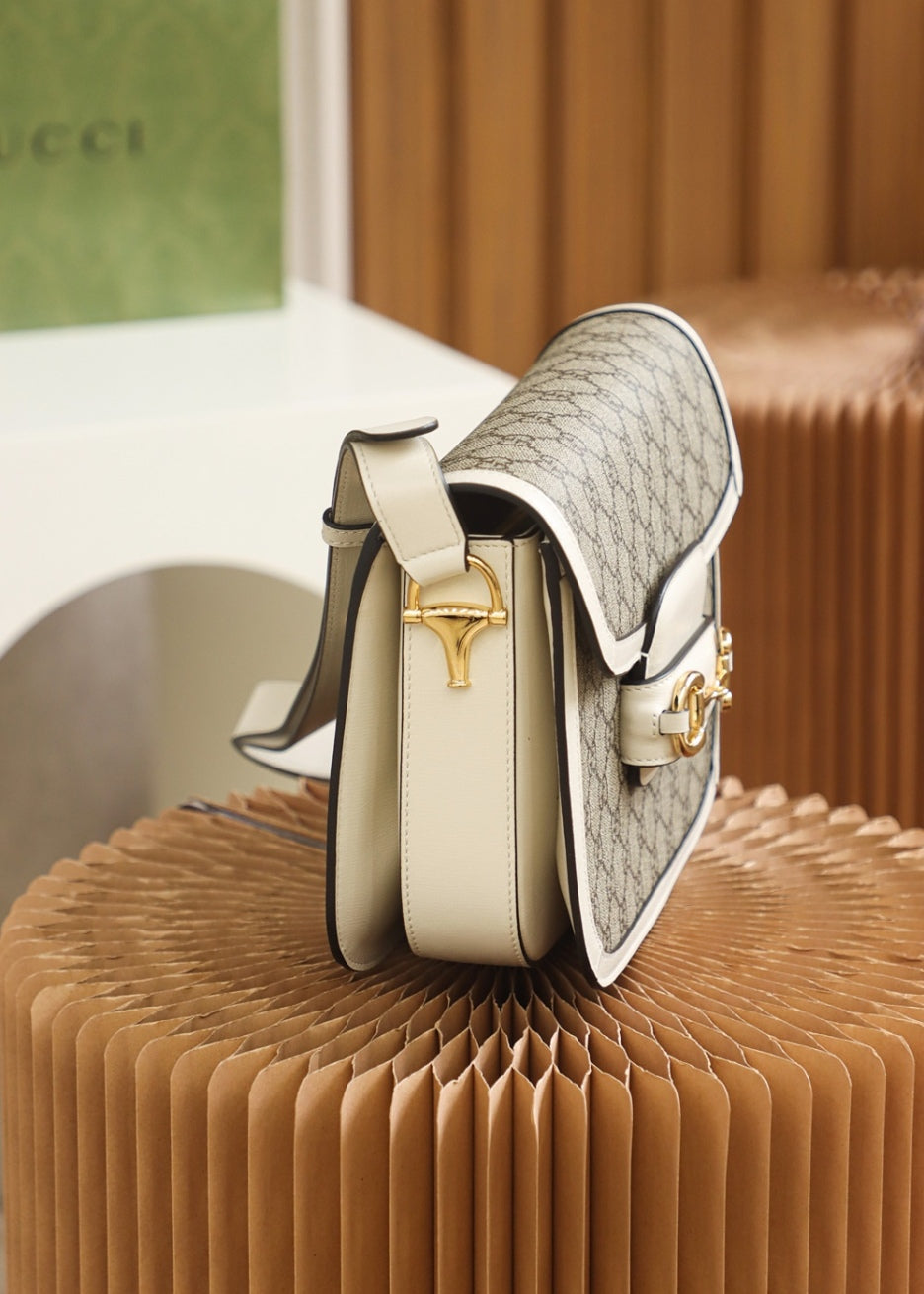0528 Horsebit 1955 shoulder bag GG Supreme/White
