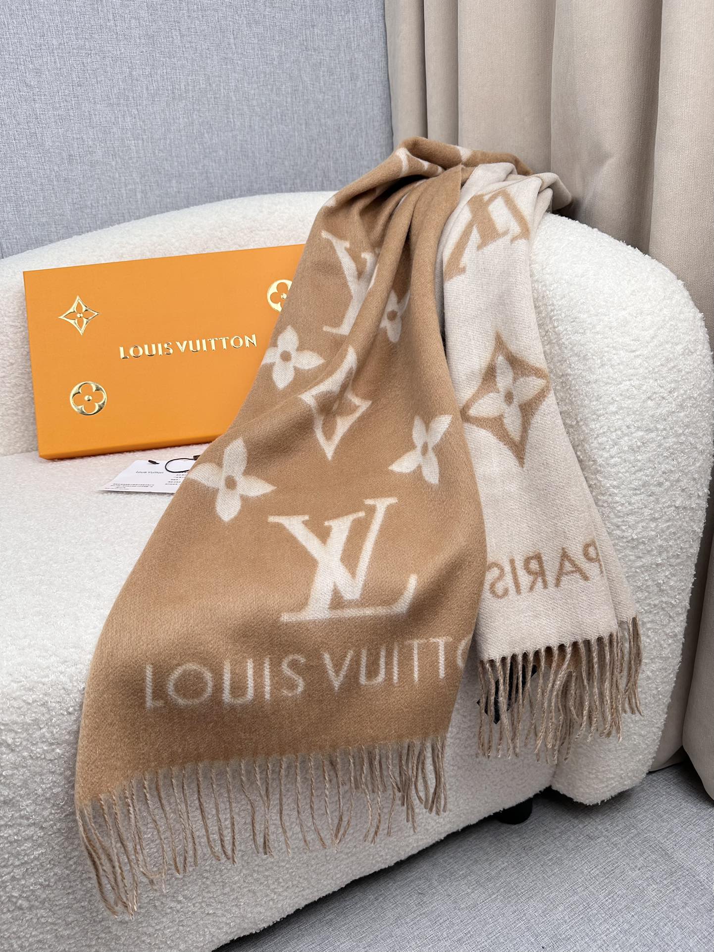 0925 Classic Soft and Comfortable Scarf