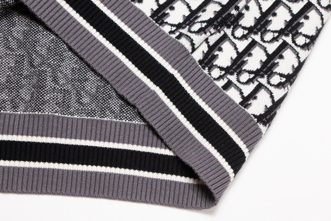 1203 New classic monogrammed sweaters