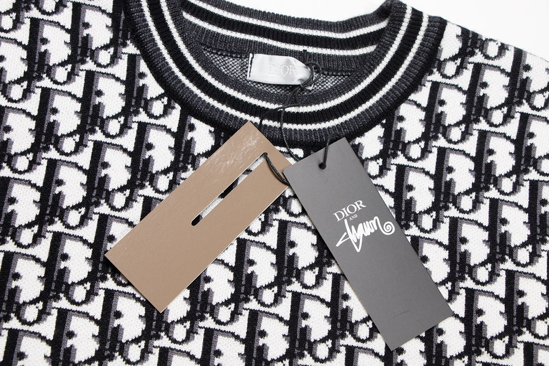 1203 New classic monogrammed sweaters