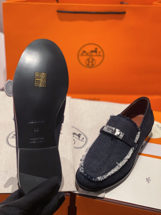250527 New high-quality classic retro thick-soled loafers